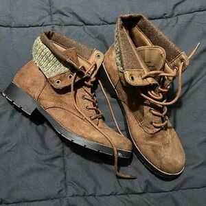 Arizona Tan/Brown Booties